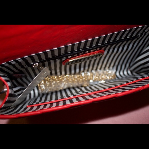 Urban Expressions Clutch - Picture 3 of 3